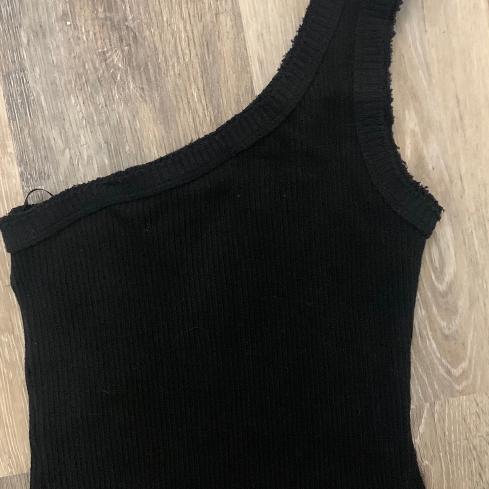 URBAN OUTFITTERS One shoulder ribbed tank